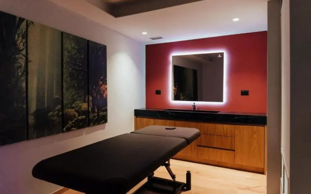Black Diamond Hotel