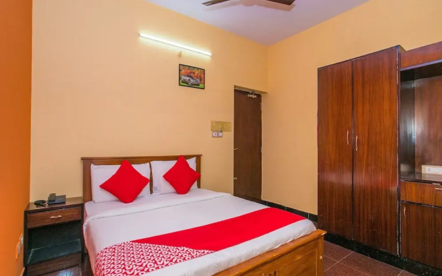 OYO 16896 Priyanka Residency