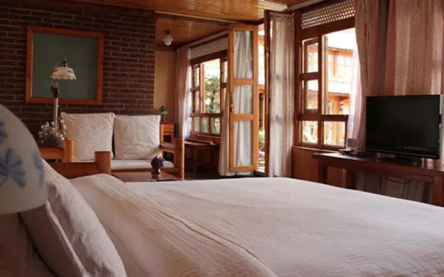 Ark Inn
