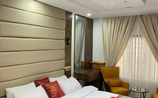 Super Luxurious 1-bed Apartment in Ikate