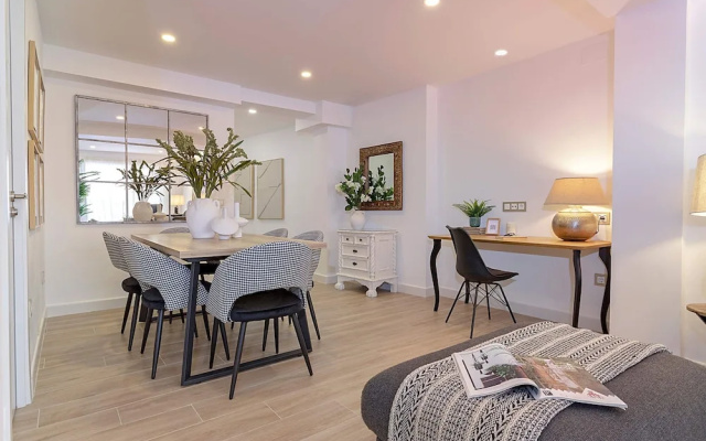 Luxury Apartment in M Laga Victoria