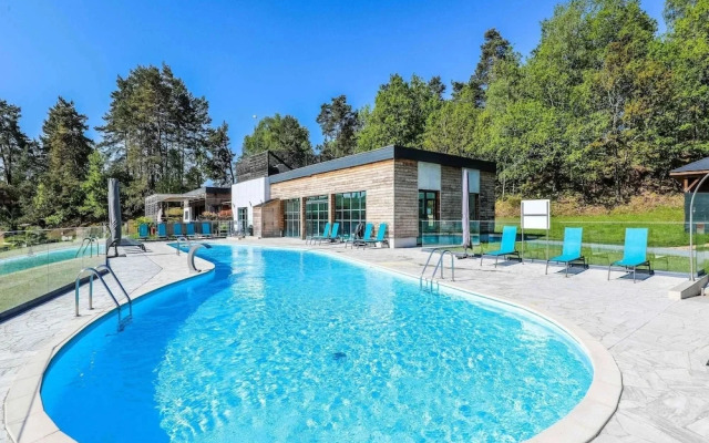 Cabin Near Meyrignac Lake