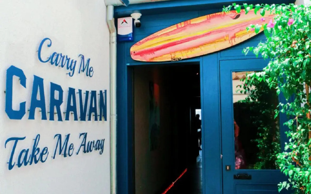 Surfer Caravan Gastro Pub and Suites