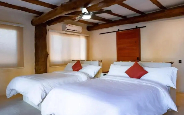 Beach Front Hotel Boutique Dk House