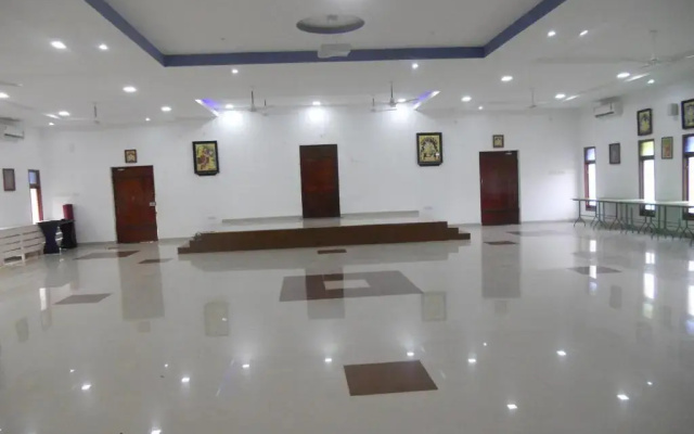 Hotel Sadhabishegam