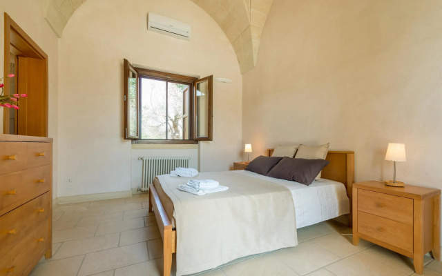 Masseria Le Giare In Carpignano Salentino