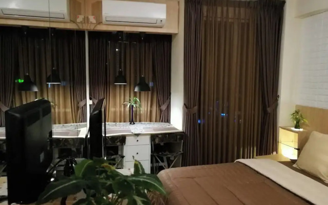 Pleasant Tifolia Studio Cozy Room In Kelapa Gading