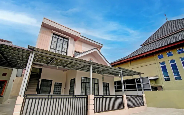 OYO 94758 Kamila House