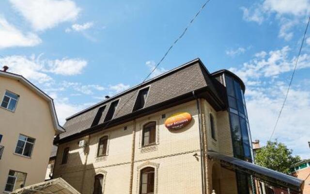 Гостиница Rest-Exclusive Guest House вид на фасад