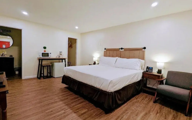 The Honey Bee Motel