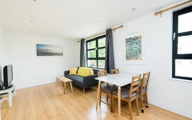 Charming Two Bedroom Flat Near Waterloo/southbank