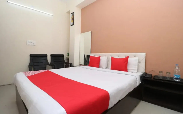OYO Flagship 70228 Hotel Green Tower