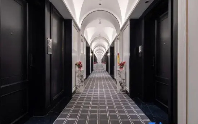 XANA Deluxe Foshan Qiandeng Lake Kingbuy Center Hotel