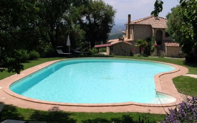 Tuscan Scenic View Stay