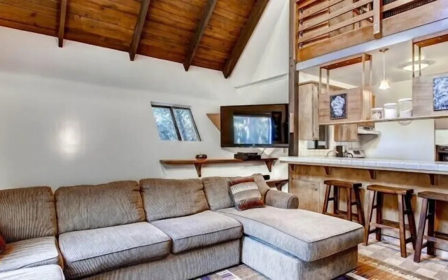 Scenic Wonders Yosemite Creekside Loft
