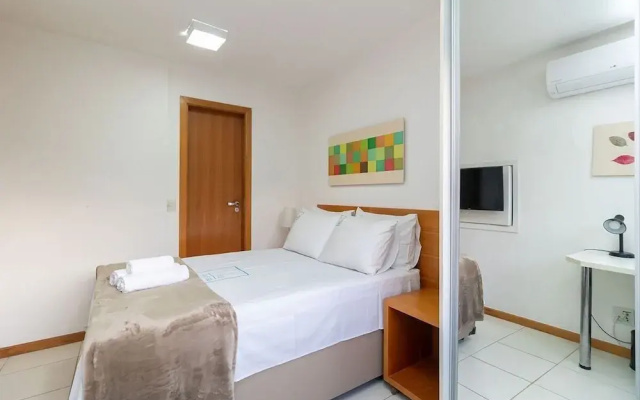 Apt Facing Lake Paranoa - Clr314