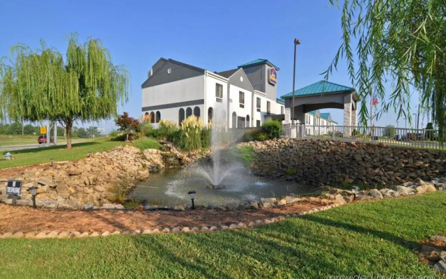 Holiday Inn Express South Hill-Lacrosse