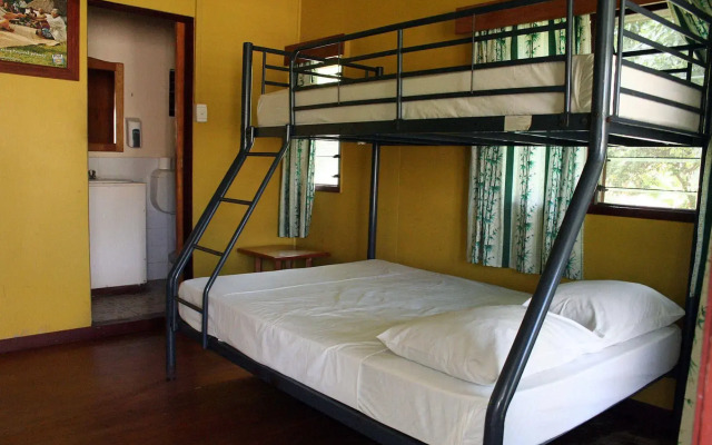 Ratu Kini Backpackers & Dive Resort
