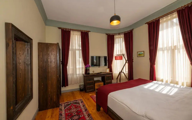 Opera Suites Okanli