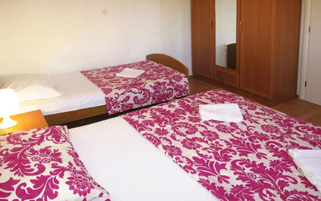 Apartment Klarić Ammoudi 26101