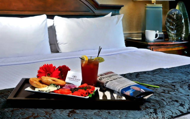 Crowne Plaza Portland Downtown Convention Center by IHG