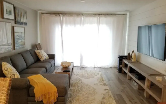 Summerhouse 143 2 Bedroom Condo by Redawning