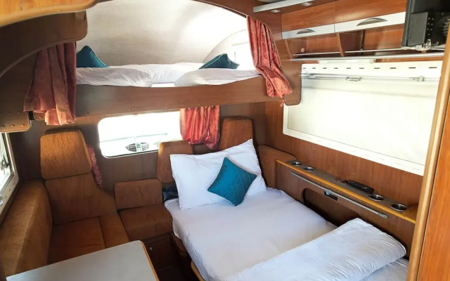 TreeHouse Sunrise Resort & Caravan Park