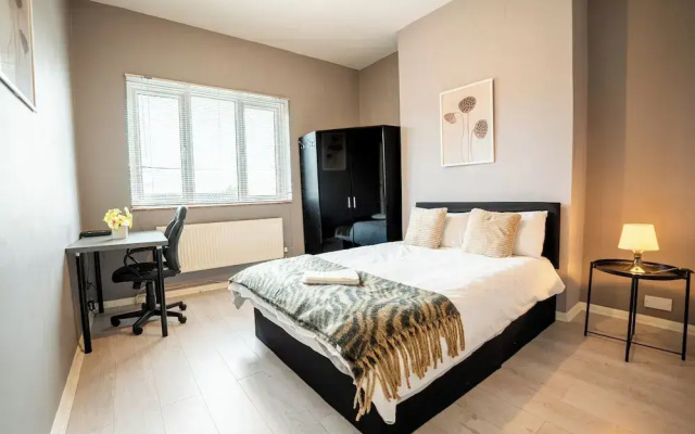 London City Escape - Stylish 2 Bedroom Apartment