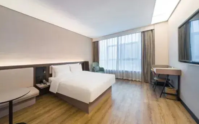 HanTing Hotel (West Coast Campus of the Affiliated Hospital of Qingdao University Subway Station)