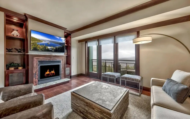 Summer Sale: Constellation S | 3 Bedroom Penthouse Condo by RedAwning