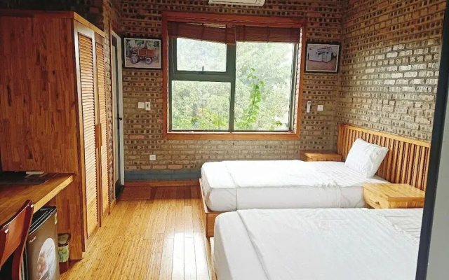 Duong Lam Village