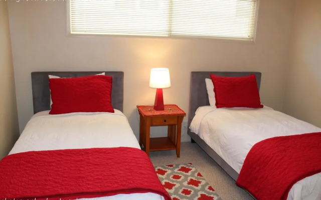 Manyas House - 30 Night Minimum