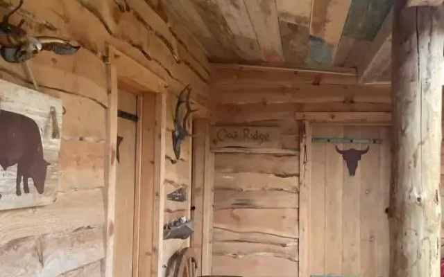 Oak ridge cabin