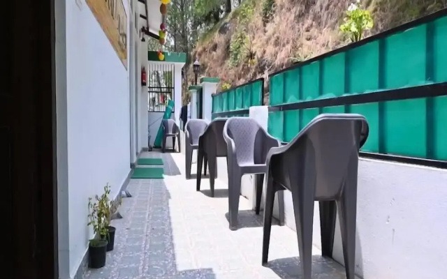 Wood Castle Luxury Home Stay