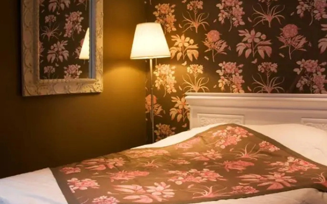 sleeping in bruges
