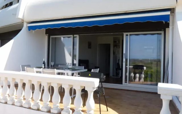 Appartement rez de jardin face a la mer
