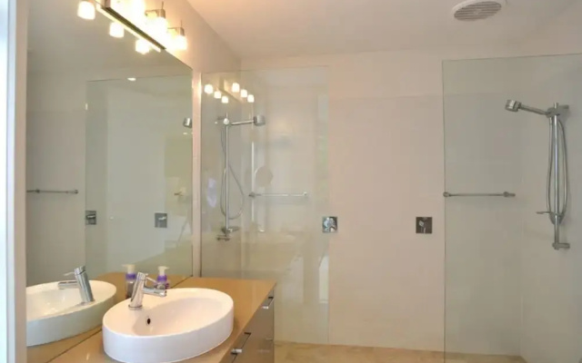 La Mer – Centrally Located – Free Wifi