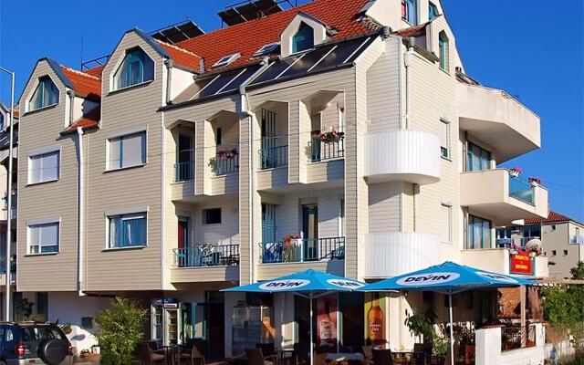 Отель Ravda Bay Guest House Болгария, Равда - отзывы, цены и фото номеров - забронировать отель Ravda Bay Guest House онлайн вид на фасад