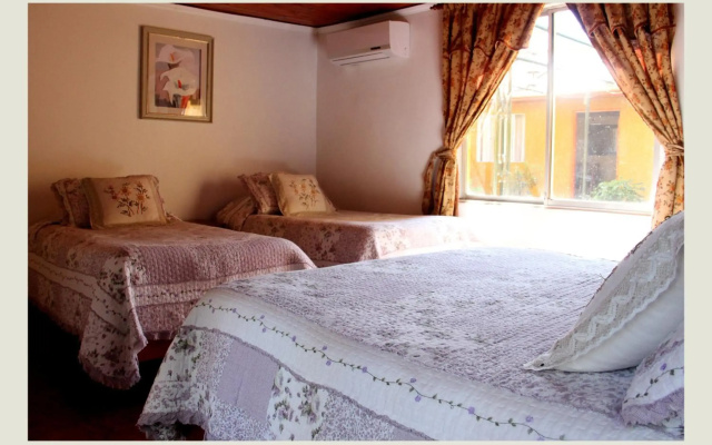 Economy Hostel Tierra Noble Bed and Breakfast
