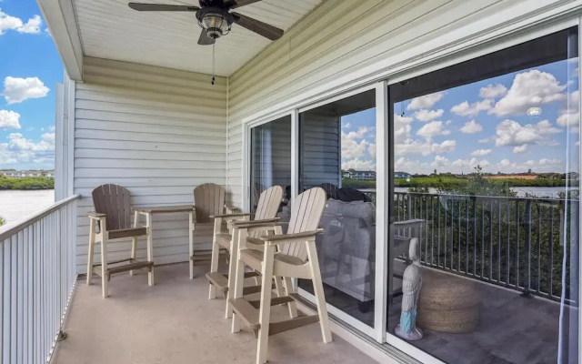 Mariner's Pointe 701