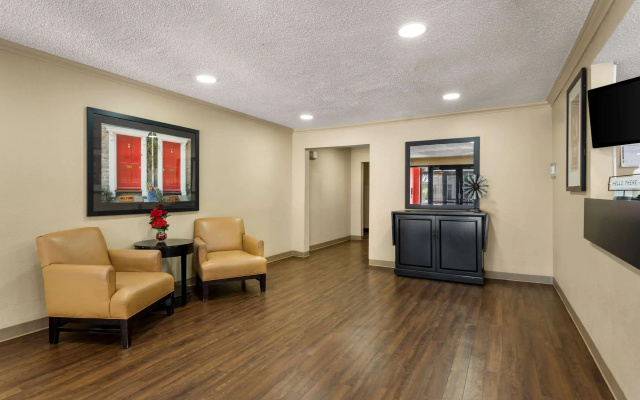 Suburban Studios Houston North I-45
