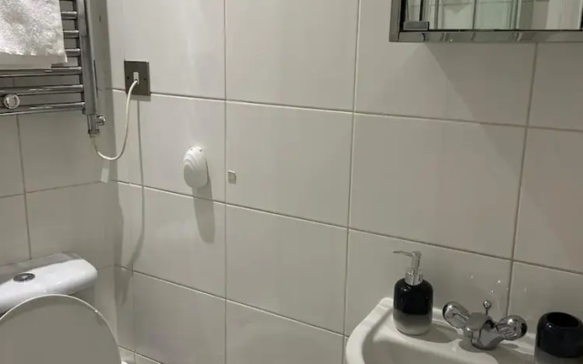 Modern 1 Bed Apartment