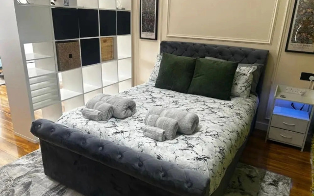Cozy 1BR Mickle Trafford Stay Sleeps 3