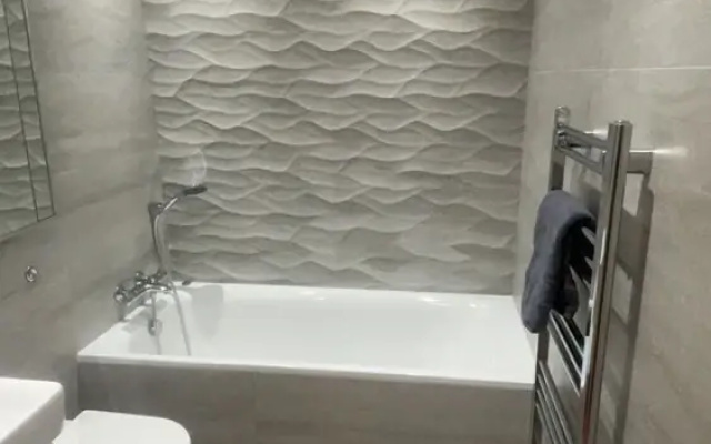 Impeccable 2 Bed 2 Bath Penthouse