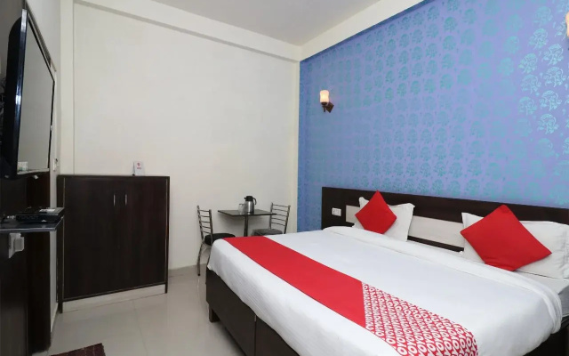 Hotel Taj Paradise