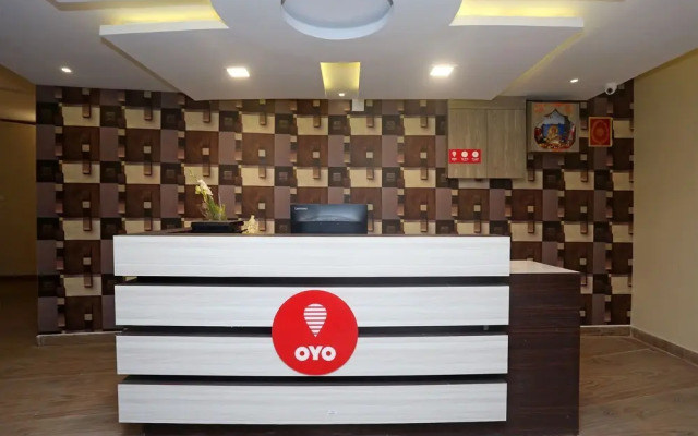 OYO Flagship 11549 Crystal INN