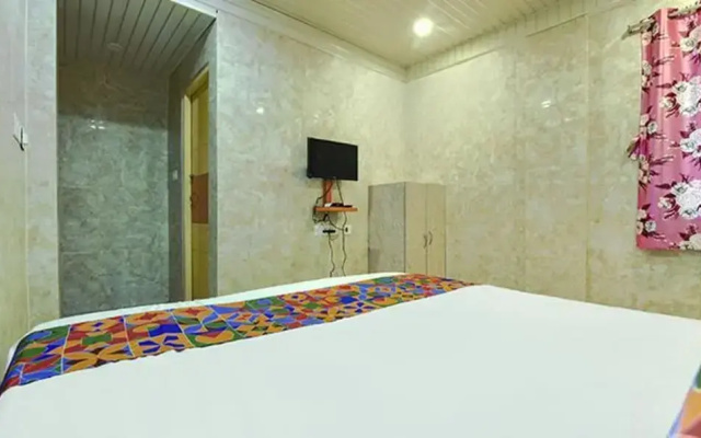 Fabhotel Comfort Inn