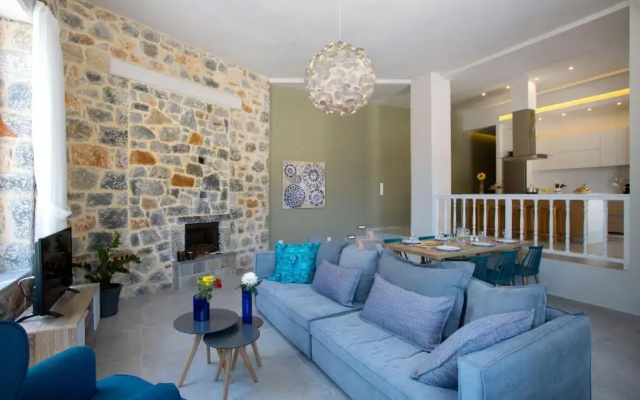 Eumelia Villa, melody of nature, By ThinkVilla