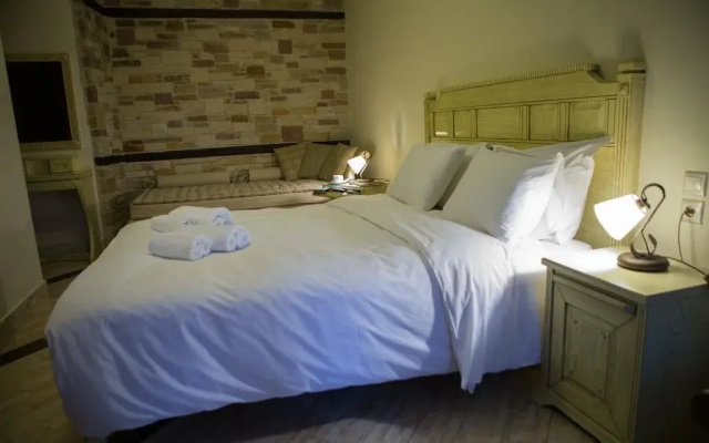 Evzin Hotel