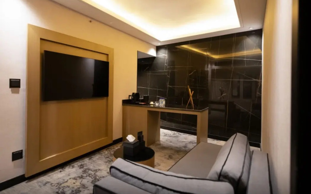 The V Hotel